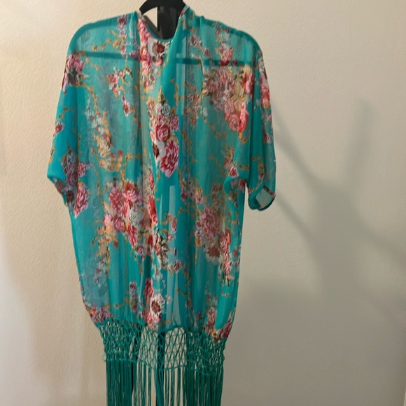 Floral Kimono with Fringe - Picture 4 of 4